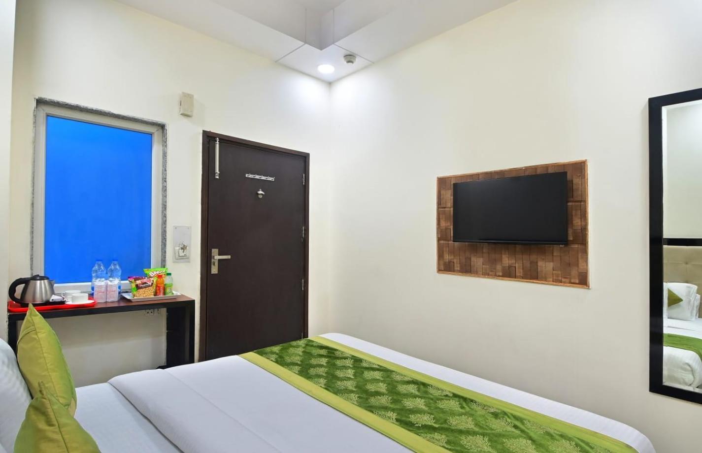 Hotel Emporio View - New Delhi Railway Station - Paharganj Zewnętrze zdjęcie