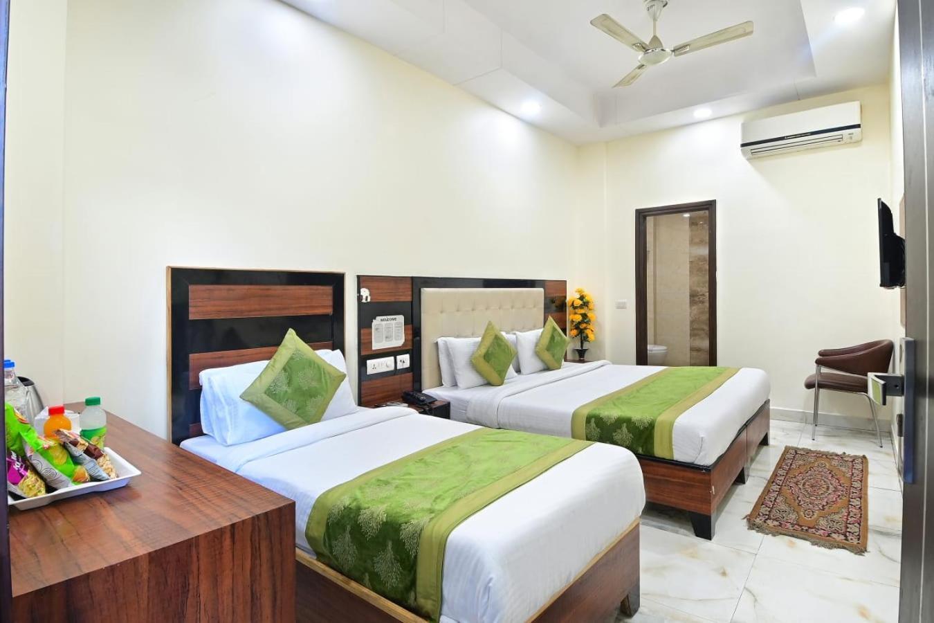 Hotel Emporio View - New Delhi Railway Station - Paharganj Zewnętrze zdjęcie