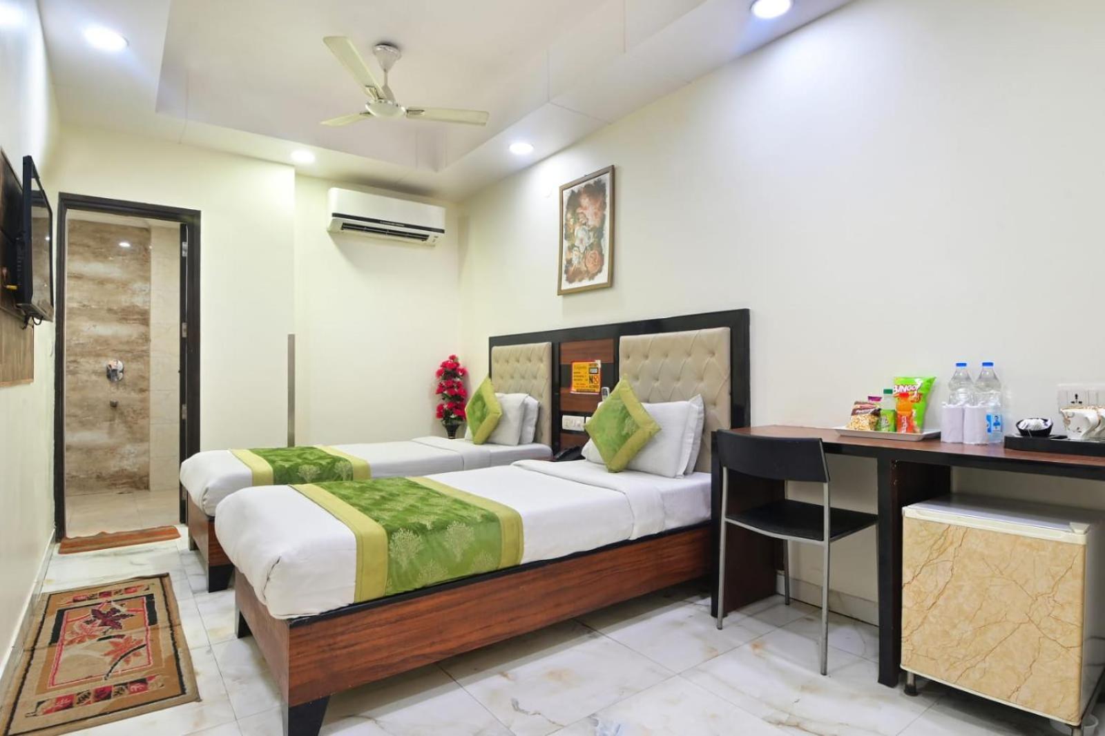Hotel Emporio View - New Delhi Railway Station - Paharganj Zewnętrze zdjęcie