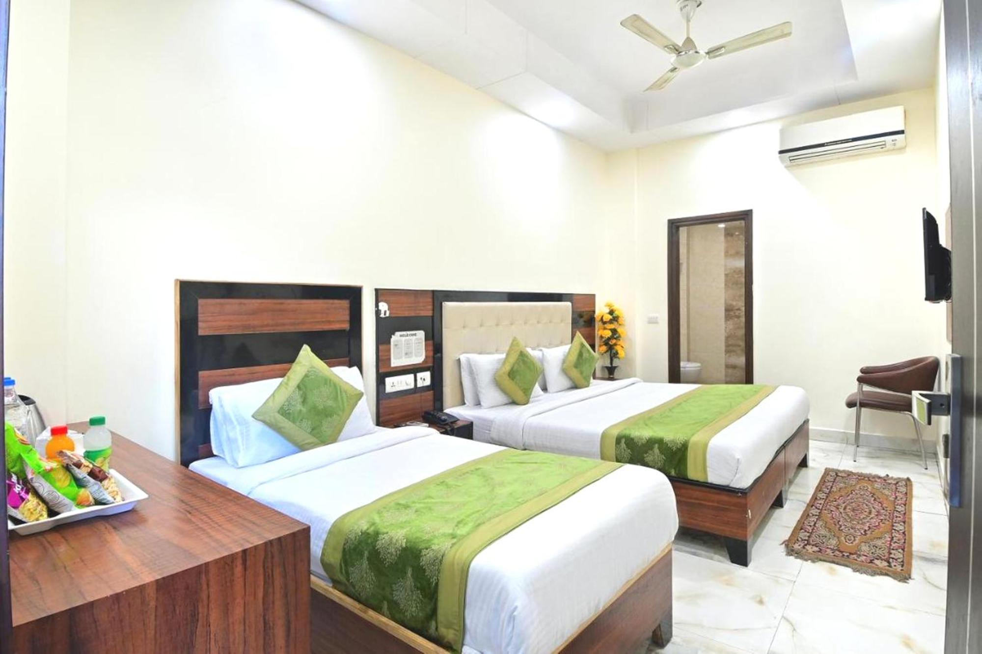 Hotel Emporio View - New Delhi Railway Station - Paharganj Zewnętrze zdjęcie