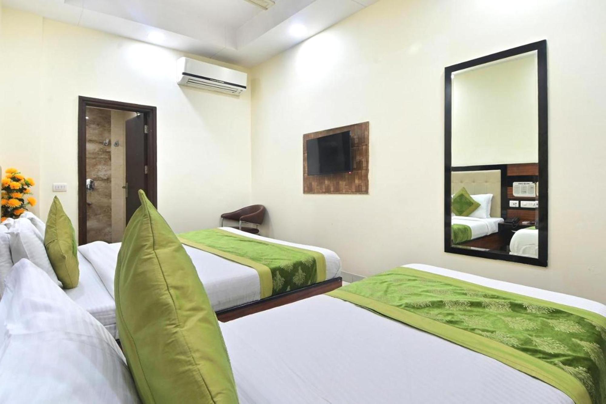 Hotel Emporio View - New Delhi Railway Station - Paharganj Zewnętrze zdjęcie
